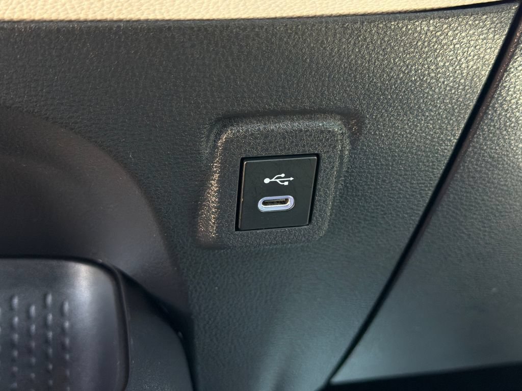 Used 2025 Toyota Corolla LE FWD image 29