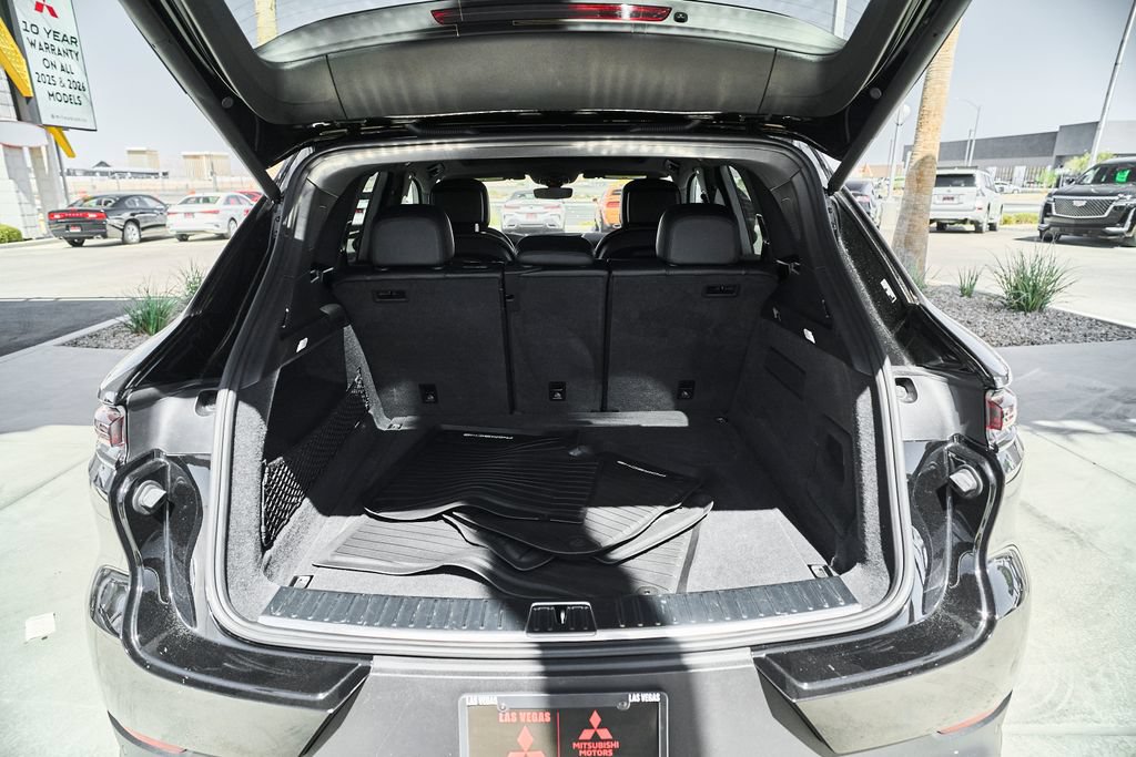 Used 2024 Porsche Cayenne AWD/4WD image 9