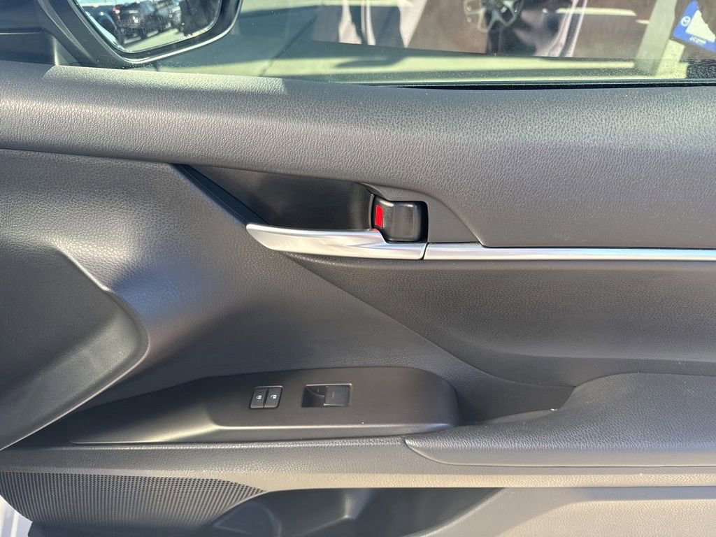 Used 2024 Toyota Camry SE image 31