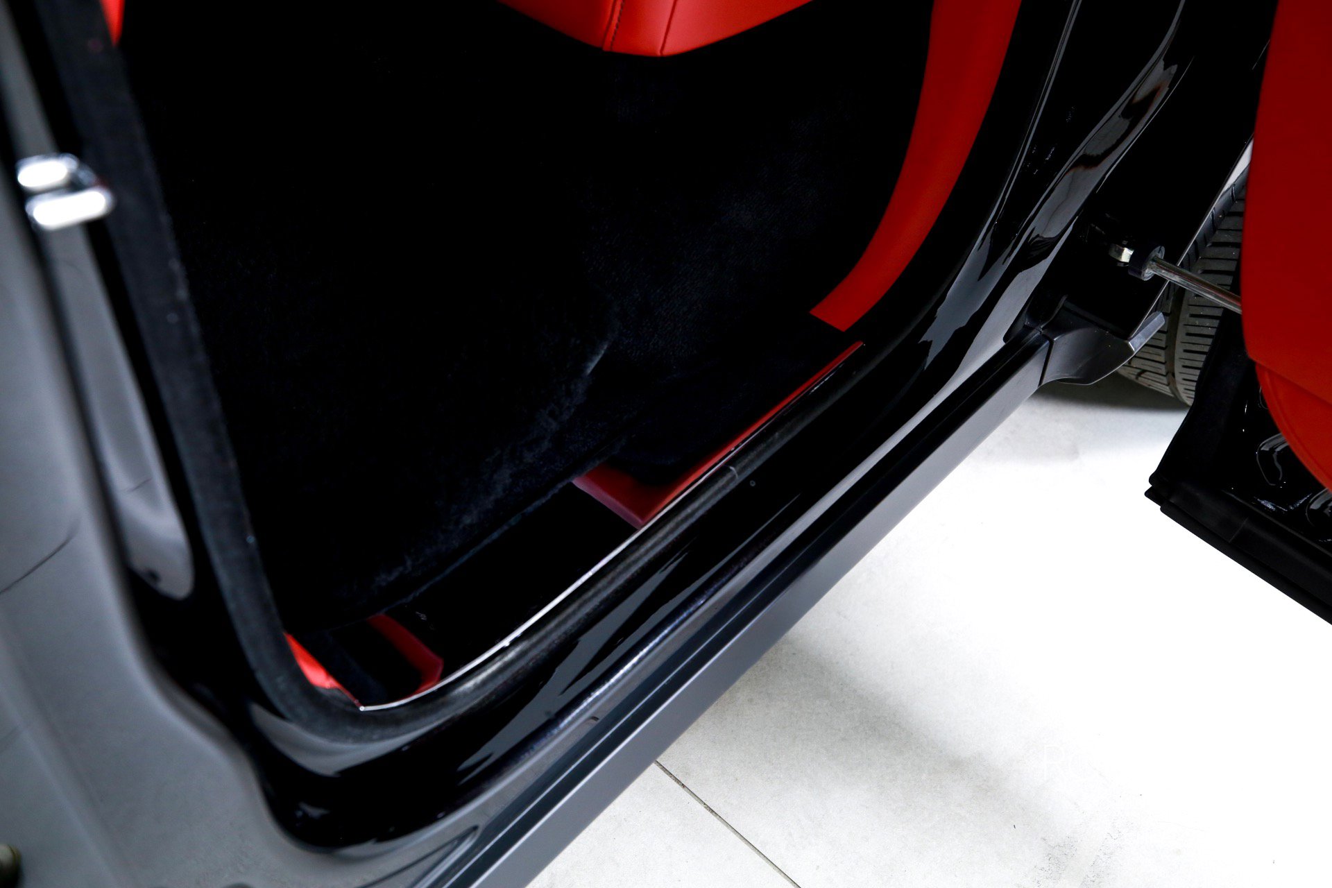 Certified 2022 Rolls-Royce Cullinan w/ Dark Exterior Package image 30