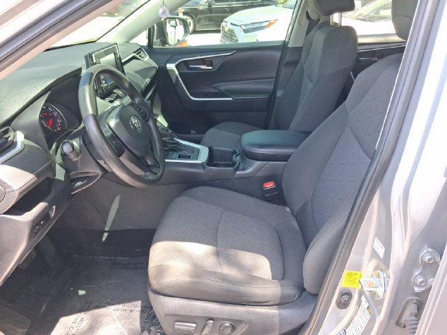 Used 2022 Toyota RAV4 XLE AWD/4WD image 12