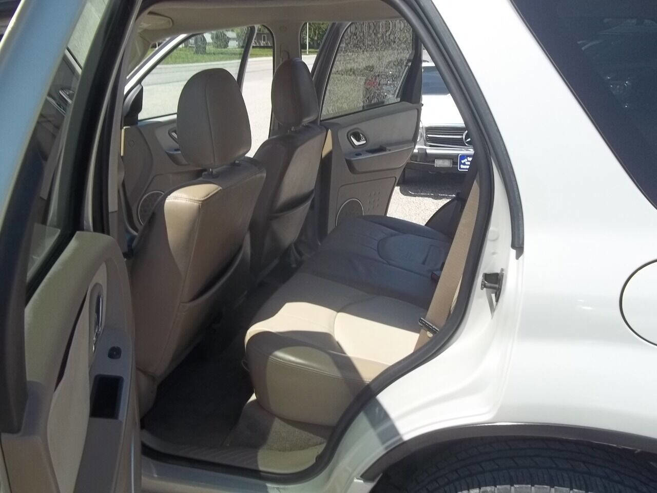 Used 2007 Mercury Mariner Base AWD 4dr SUV image 11