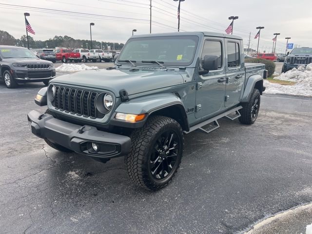 Used 2024 Jeep Gladiator Sport image 4