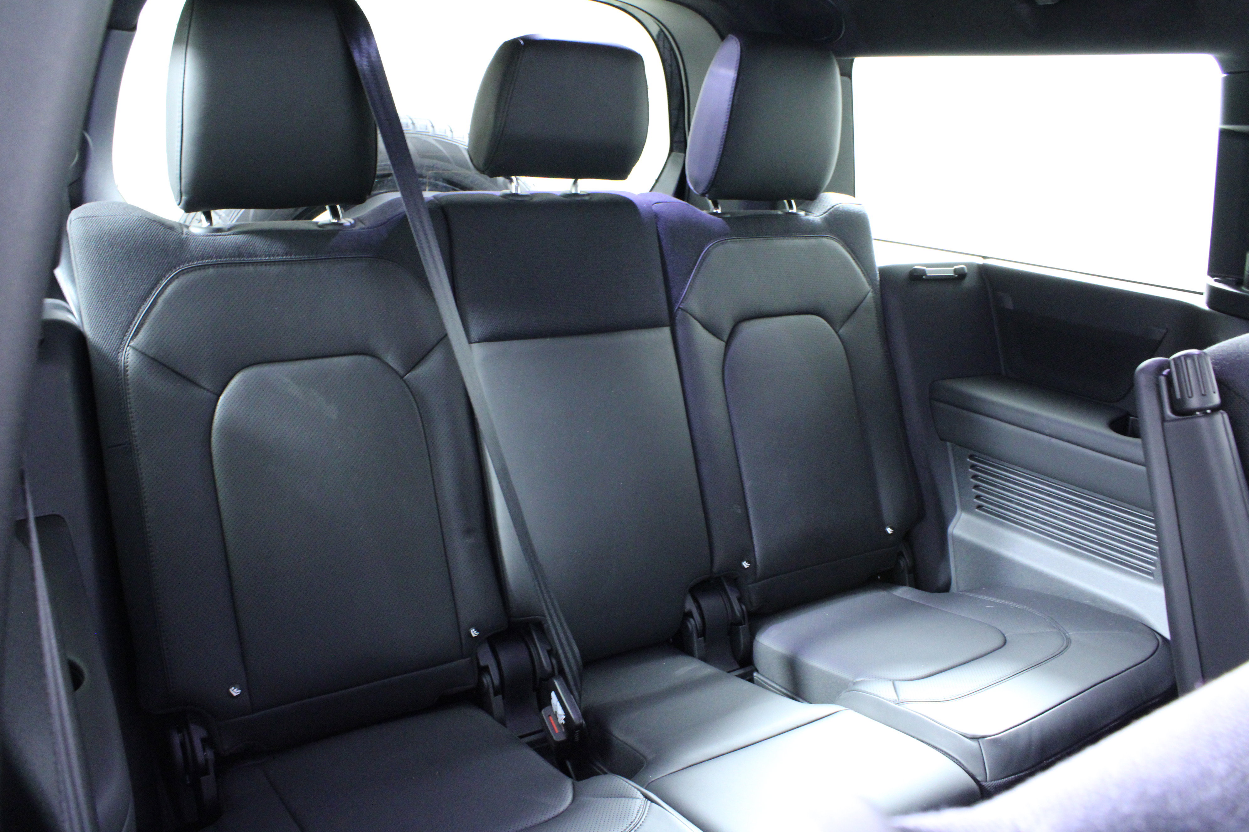 Used 2025 Land Rover Defender 130 V8 image 15