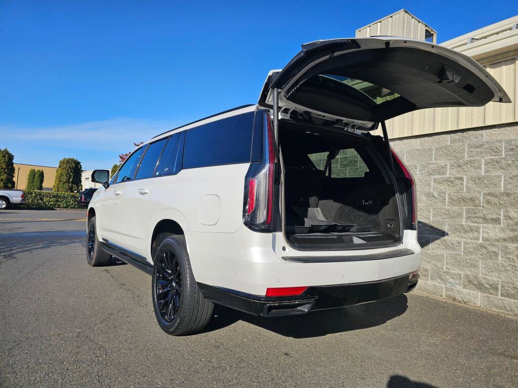 Certified 2023 Cadillac Escalade ESV Sport Platinum w/ LPO, ONYX Package AWD/4WD image 8