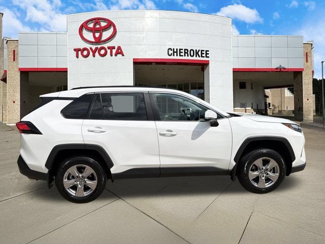 Used 2024 Toyota RAV4 XLE FWD image 4