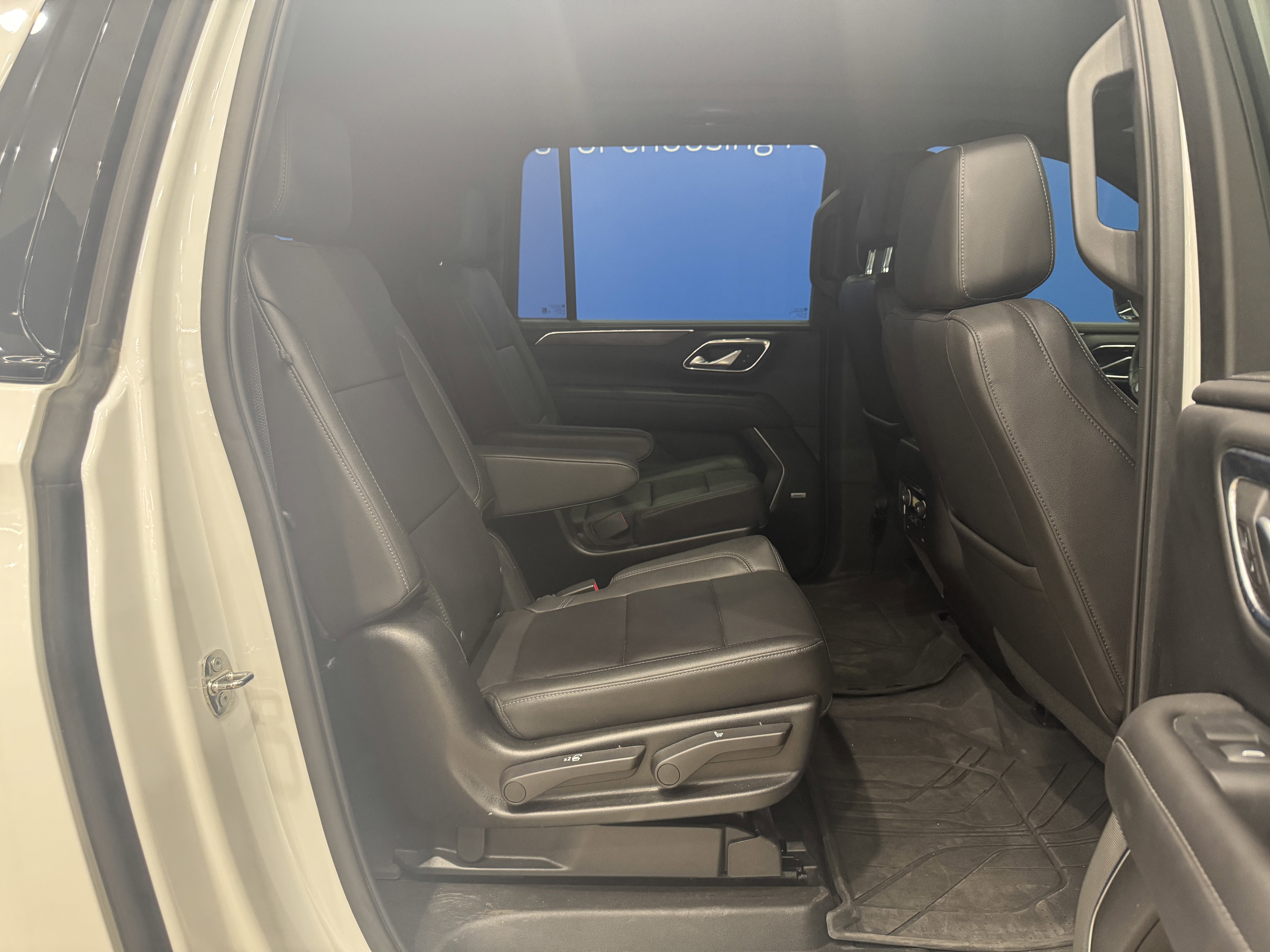 Used 2022 Chevrolet Suburban Z71 w/ Z71 Off-Road Package image 15