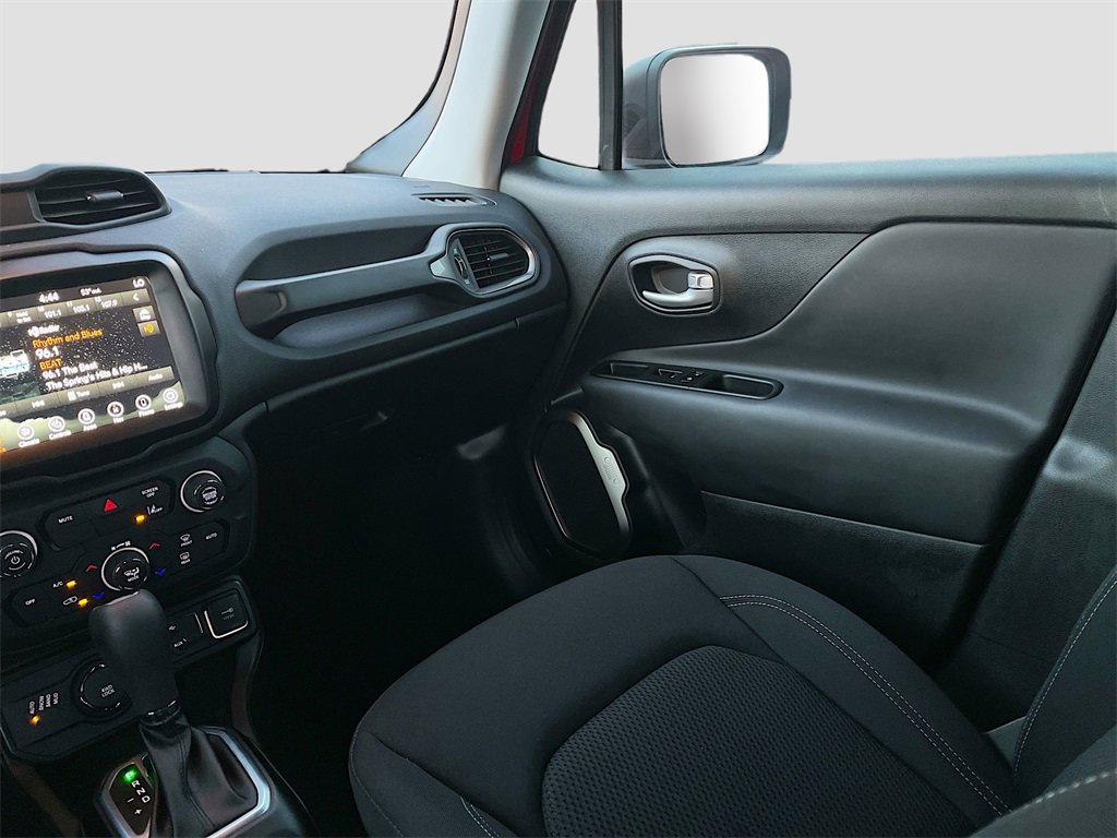 Used 2023 Jeep Renegade Latitude w/ Premium Group image 23