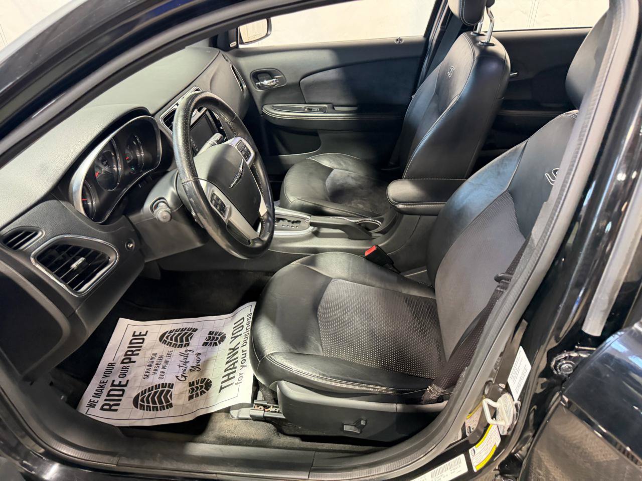 Used 2012 Chrysler 200 S FWD image 22