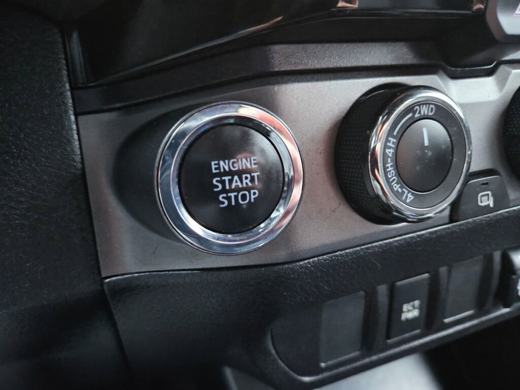 Used 2018 Toyota Tacoma SR5 image 23