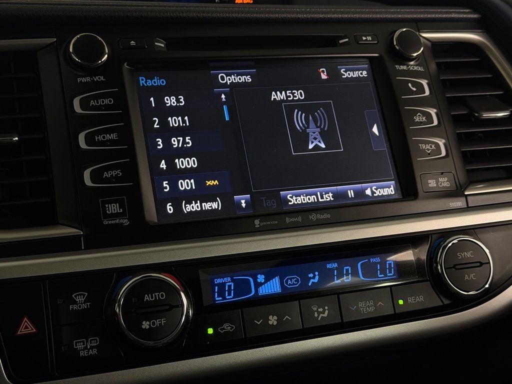 Used 2019 Toyota Highlander Limited FWD image 18