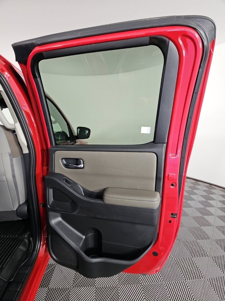 Used 2022 Nissan Frontier SV AWD/4WD image 17