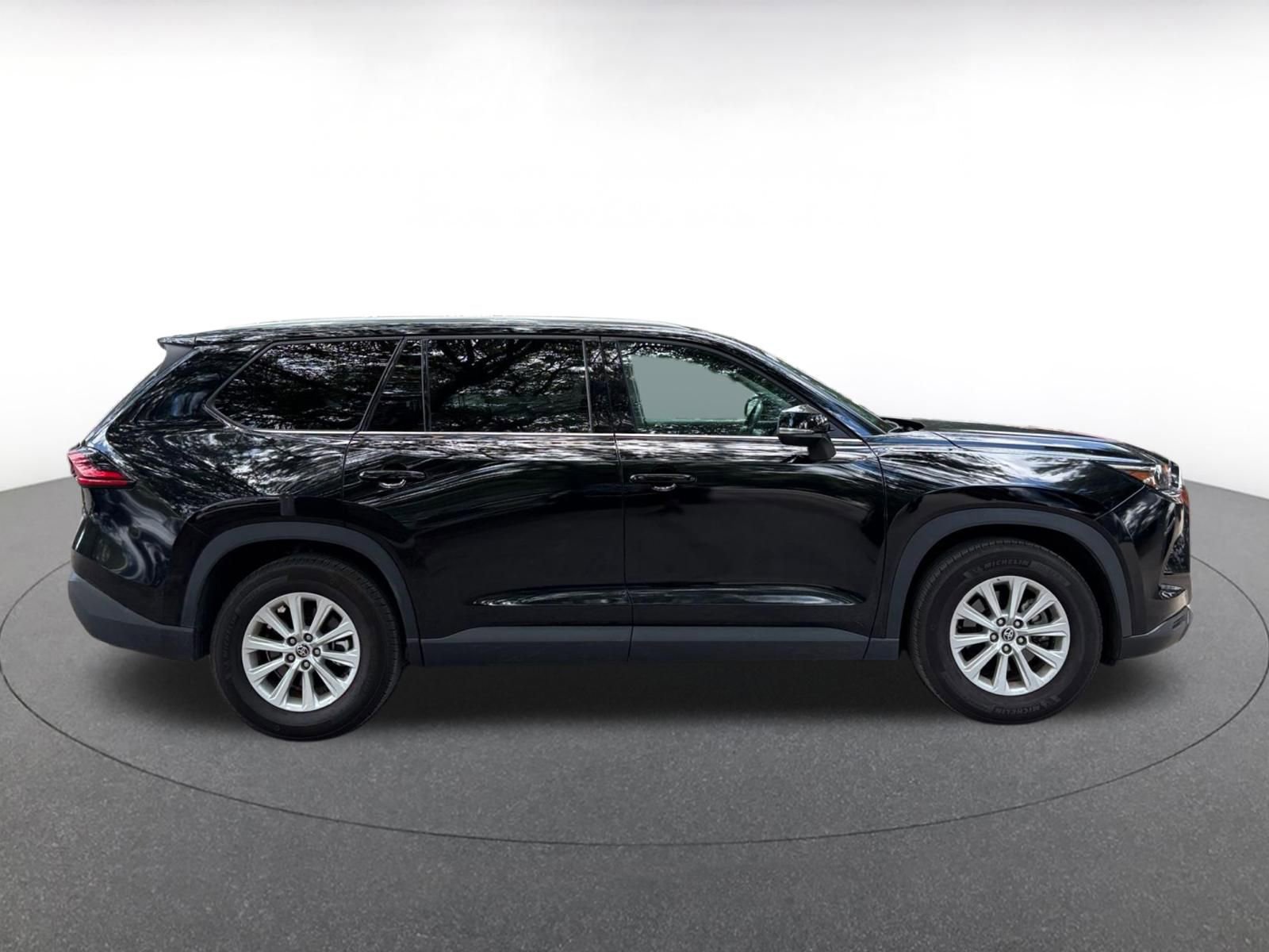 Used 2025 Toyota Grand Highlander FWD image 14