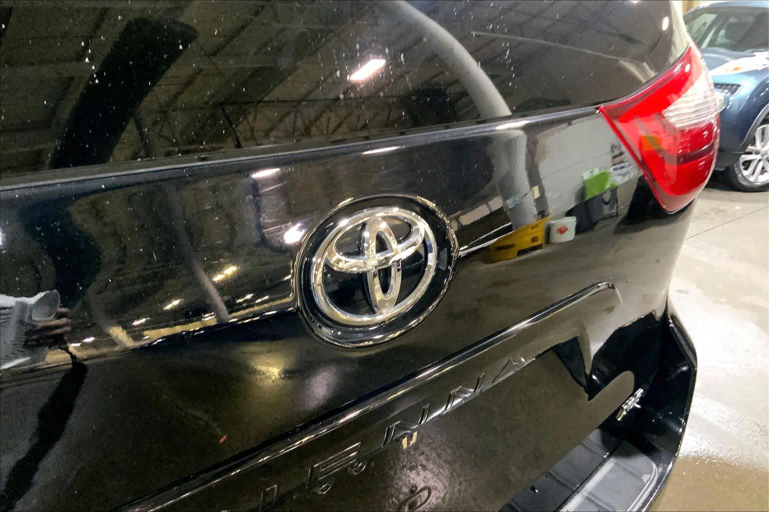 Used 2017 Toyota Sienna XLE FWD image 31