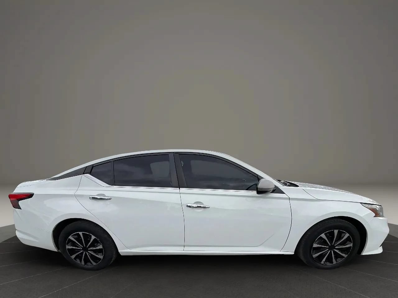 Used 2020 Nissan Altima 2.5 S FWD image 4
