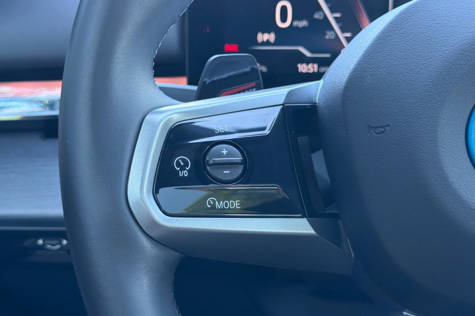 Used 2025 BMW i5 xDrive40 w/ Executive Package image 31