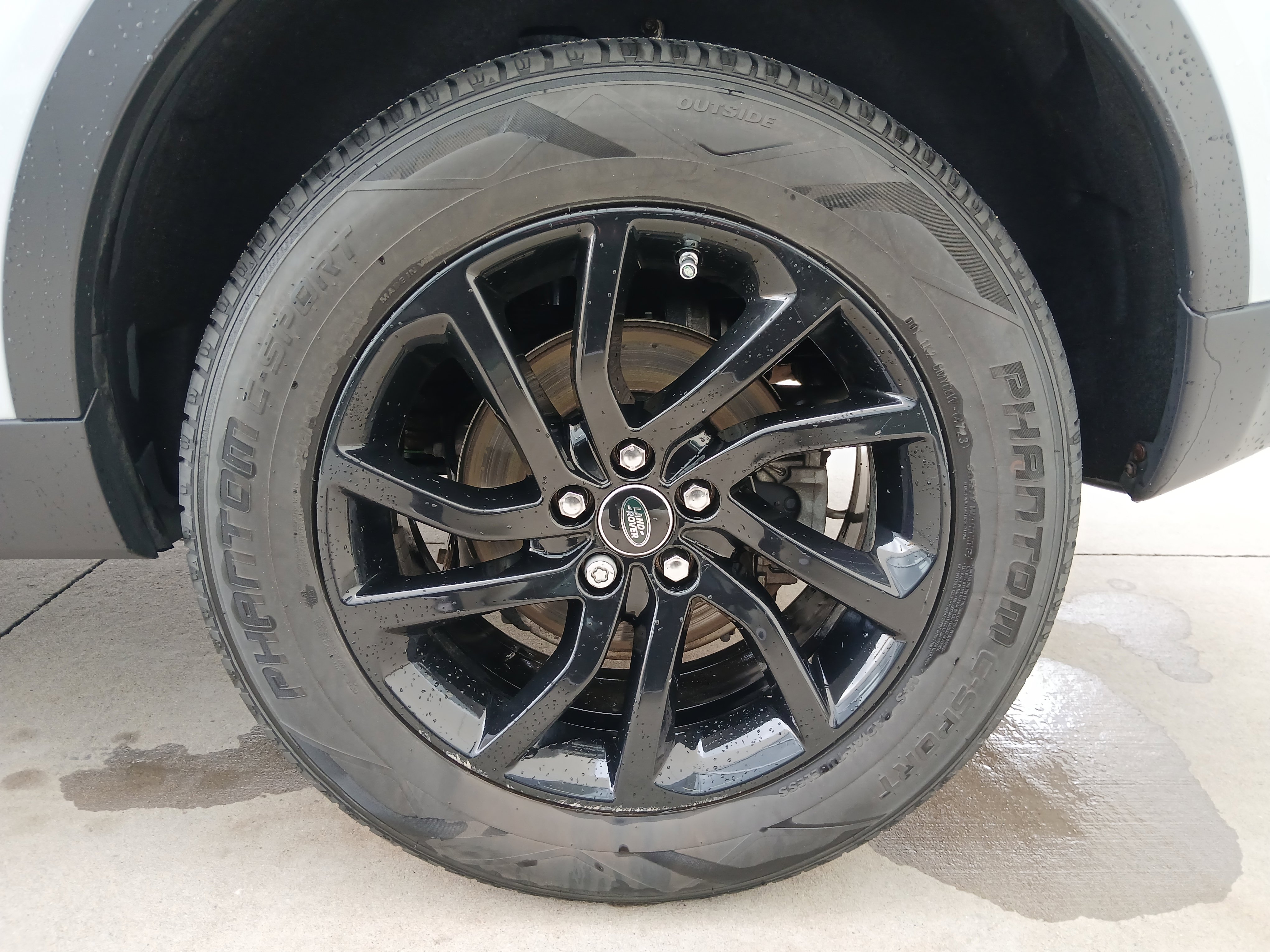 Used 2017 Land Rover Discovery Sport SE AWD/4WD image 15