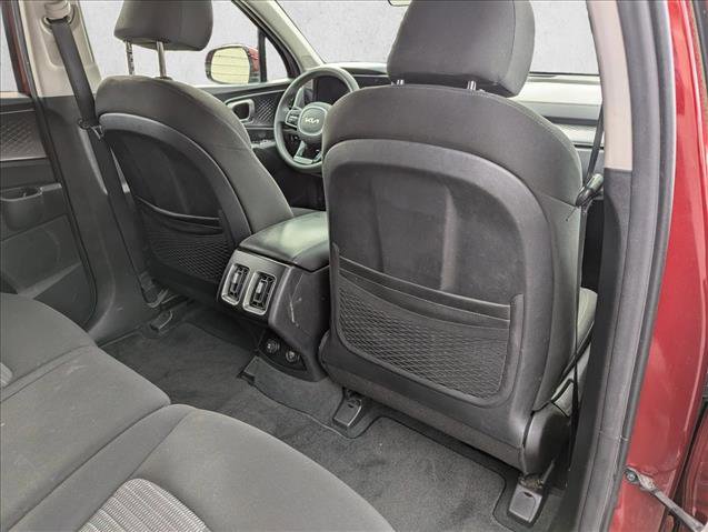 Used 2023 Kia Sorento LX image 22