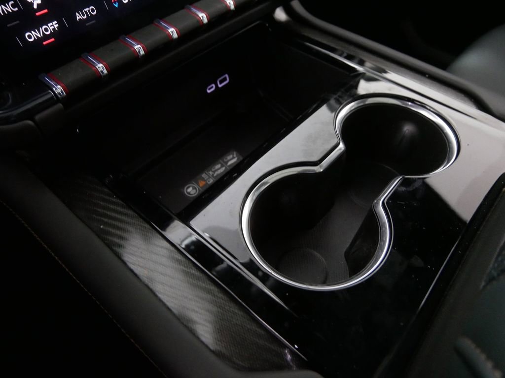 Used 2025 GMC Yukon AT4 image 30