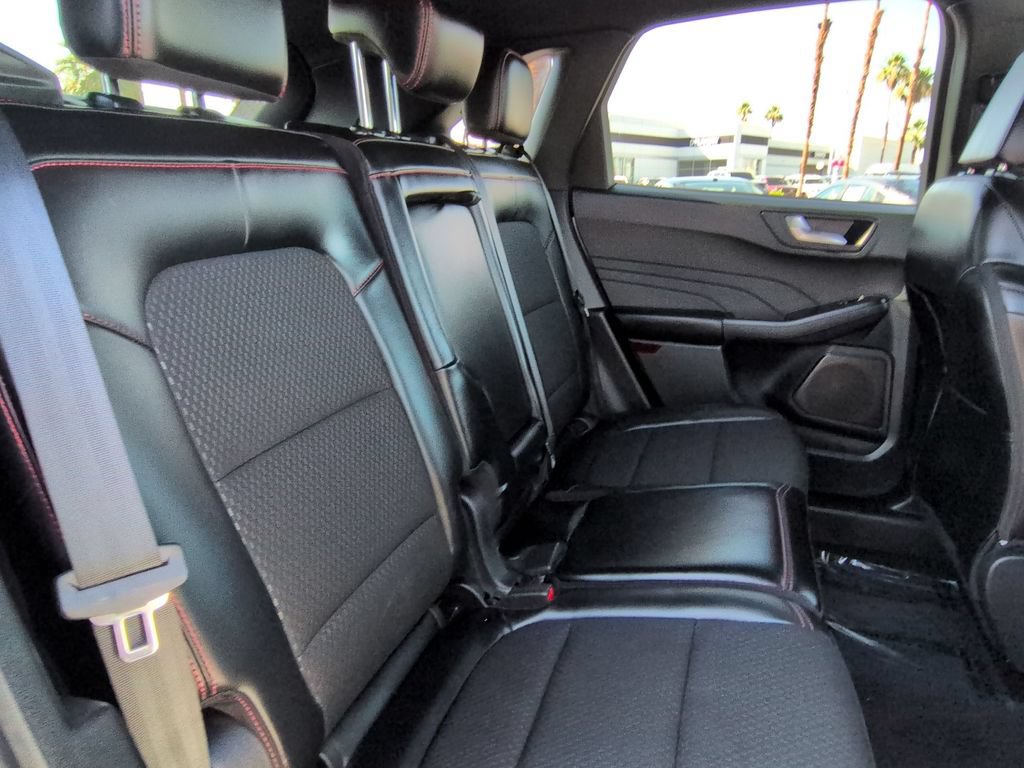 Used 2025 Ford Escape ST-Line FWD image 16