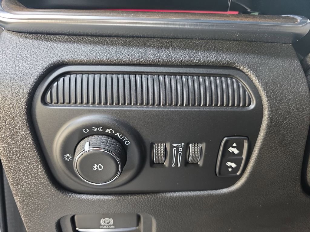 Used 2022 Jeep Grand Wagoneer Series I AWD/4WD image 30