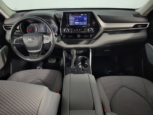 Used 2022 Toyota Highlander LE AWD/4WD image 26