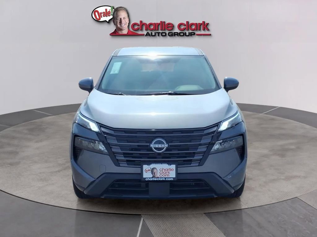 New 2026 Nissan Rogue SV FWD image 8