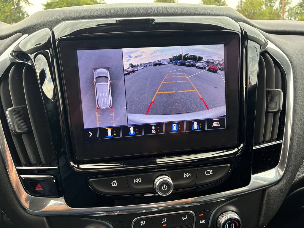 Used 2020 Chevrolet Traverse LT w/ LT Premium Package AWD/4WD image 28