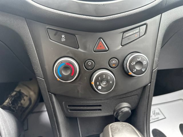 Used 2015 Chevrolet Trax LS FWD image 39