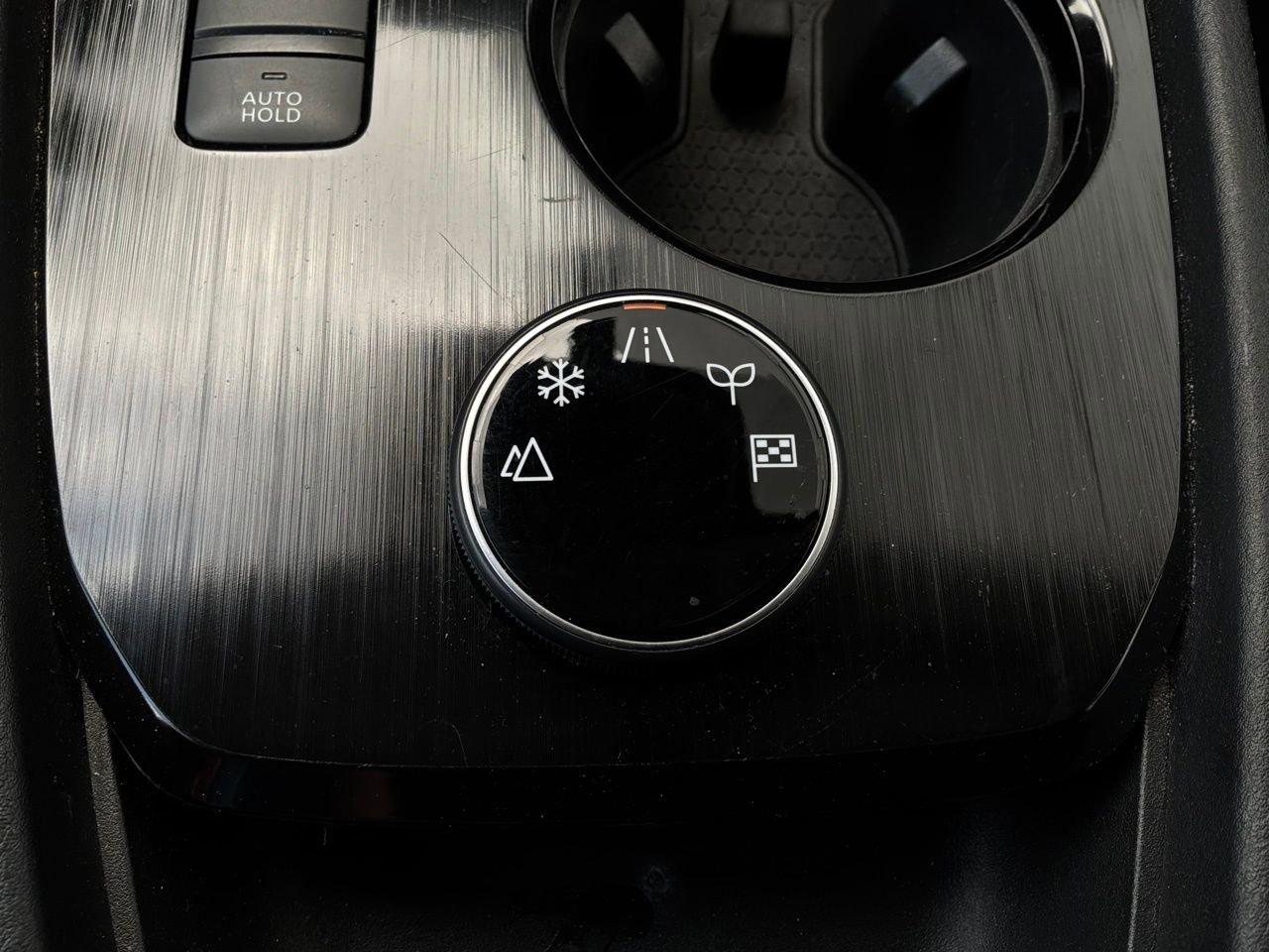 Used 2025 Nissan Rogue SV AWD/4WD image 23