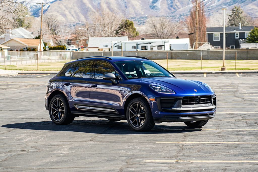 Used 2023 Porsche Macan Turbo image 3