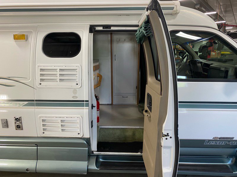 Used 2003 Chevrolet Express 3500 Extended image 22