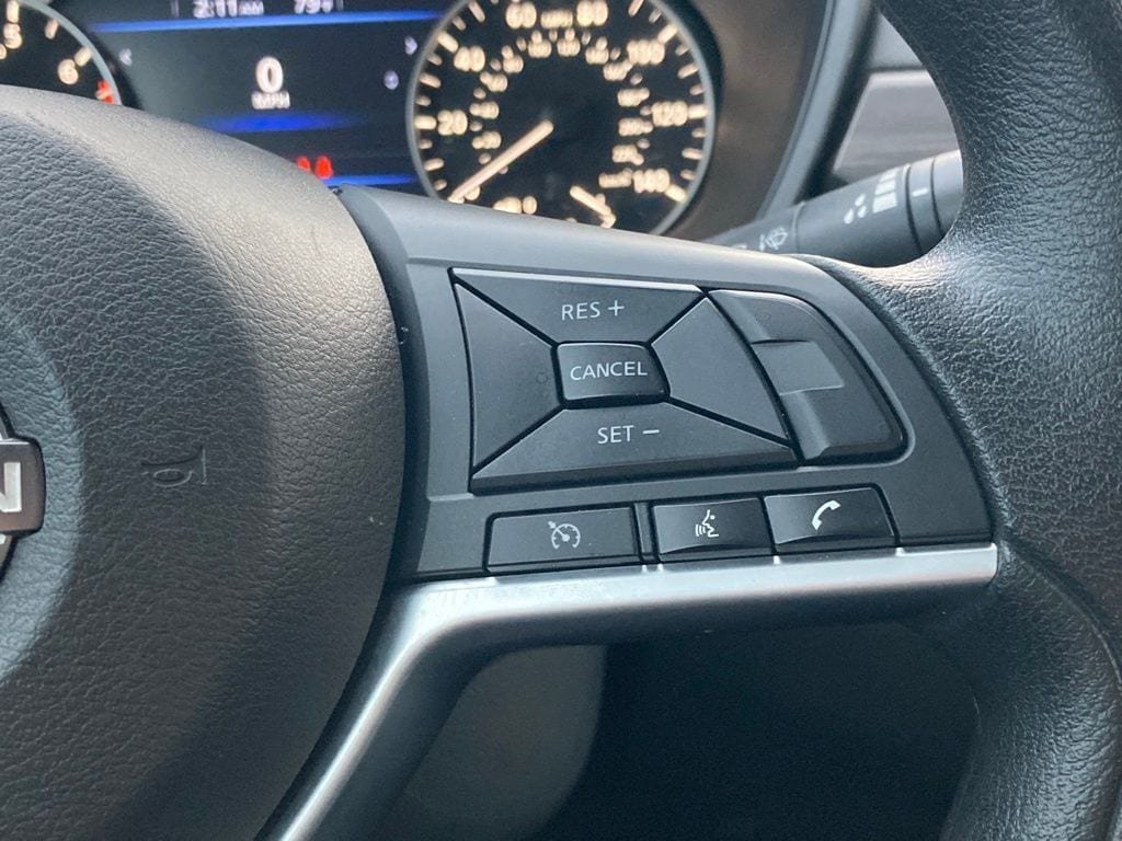 Used 2025 Nissan Altima 2.5 SV FWD image 16