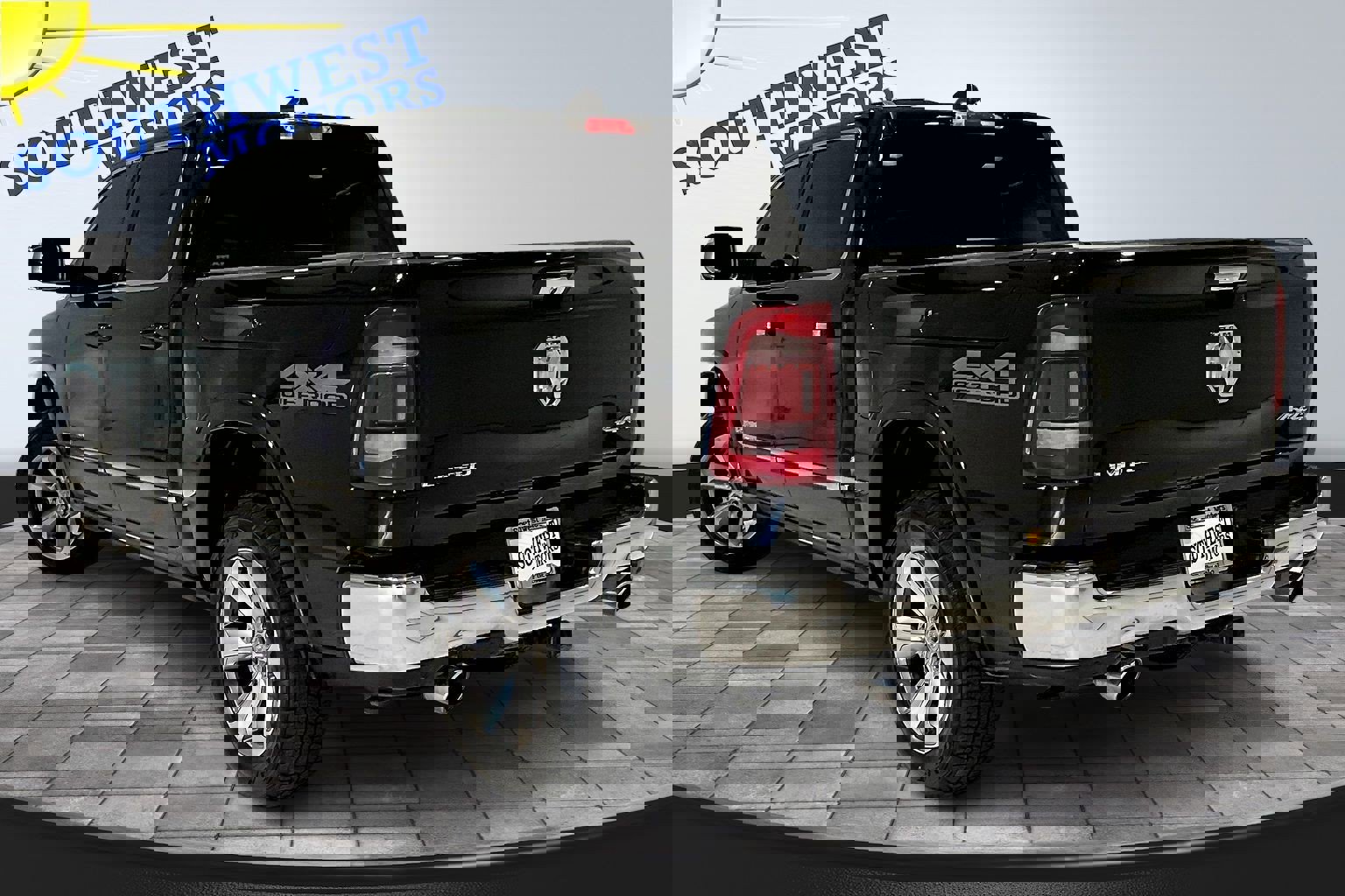 Used 2020 RAM 1500 Limited w/ Off-Road Group image 4