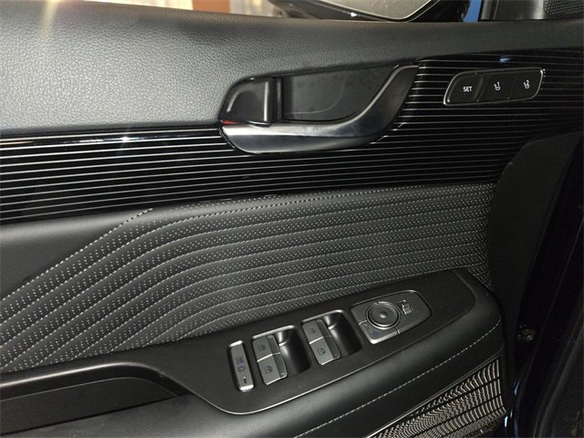 Used 2025 Hyundai Palisade Calligraphy image 13