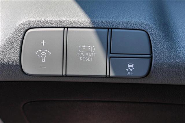 New 2025 Hyundai Elantra Limited image 13