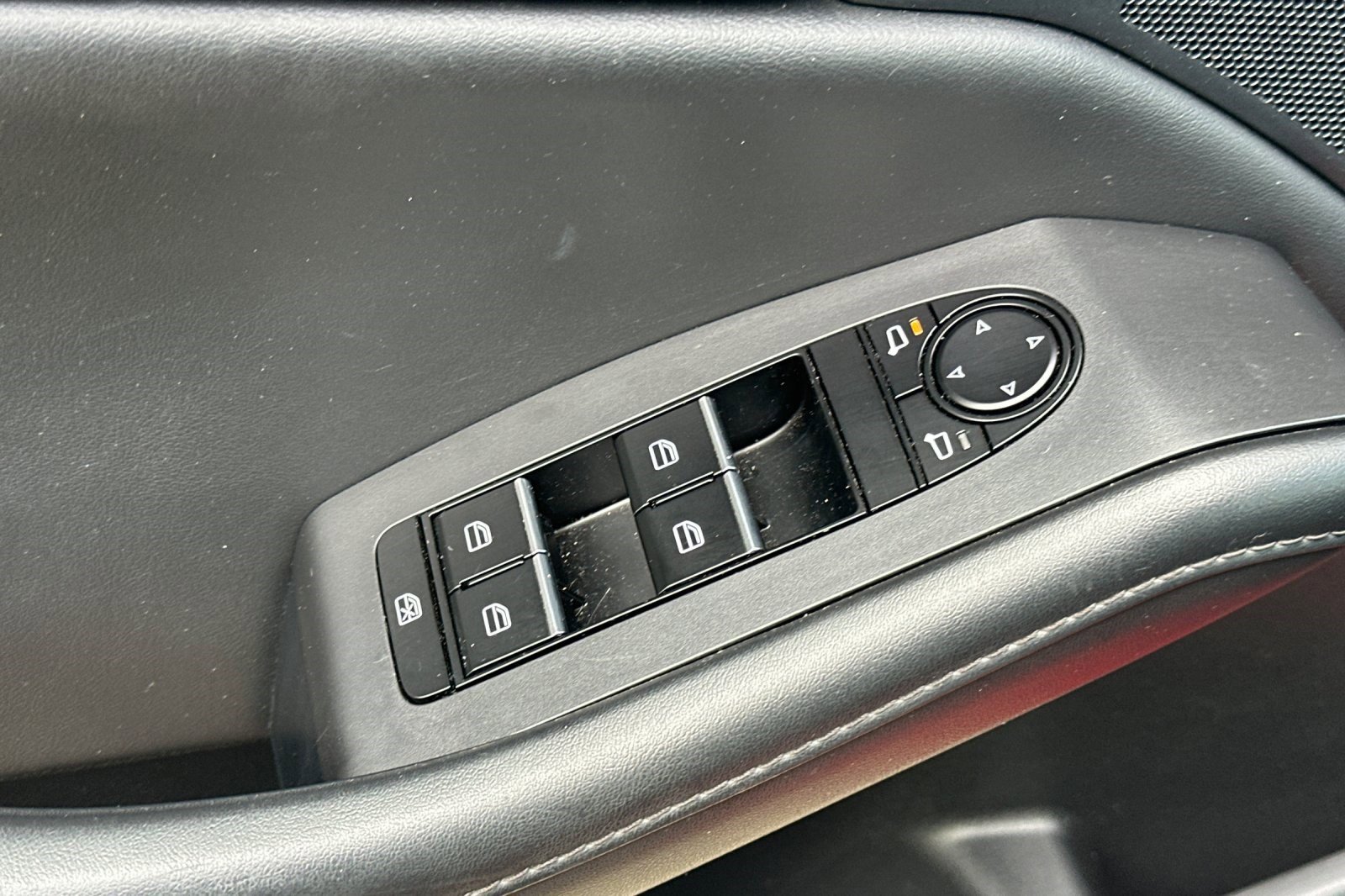 Used 2022 MAZDA MAZDA3 s image 13