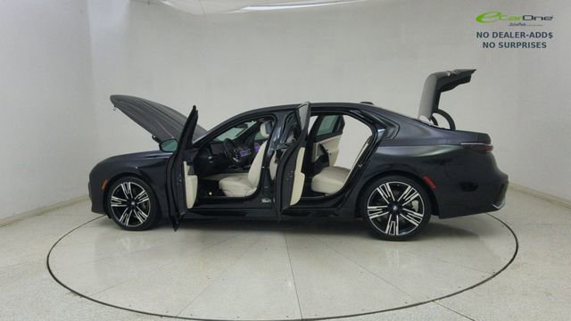 Used 2023 BMW 740i w/ Parking Assistance Package RWD image 73