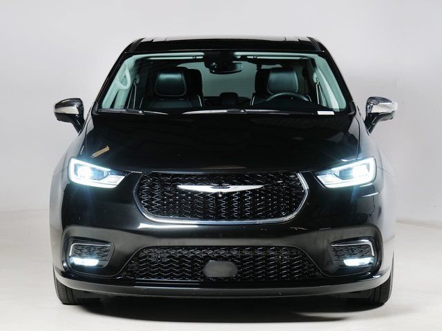 Used 2023 Chrysler Pacifica Limited FWD image 8