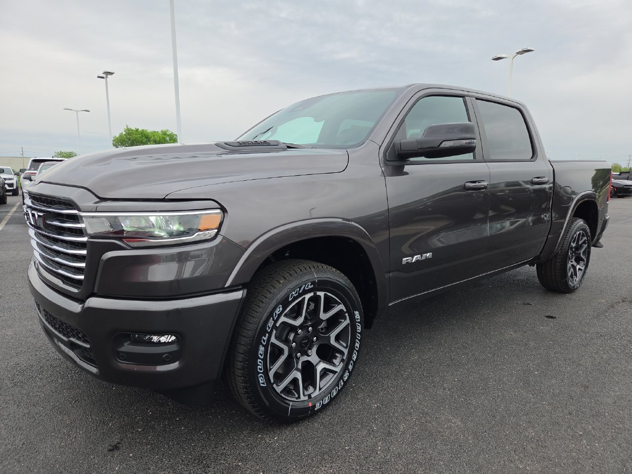 New 2026 RAM 1500 Laramie AWD/4WD image 3
