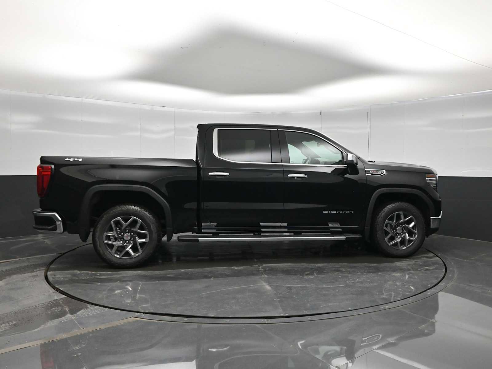 New 2026 GMC Sierra 1500 SLT w/ SLT Premium Plus Package AWD/4WD image 9