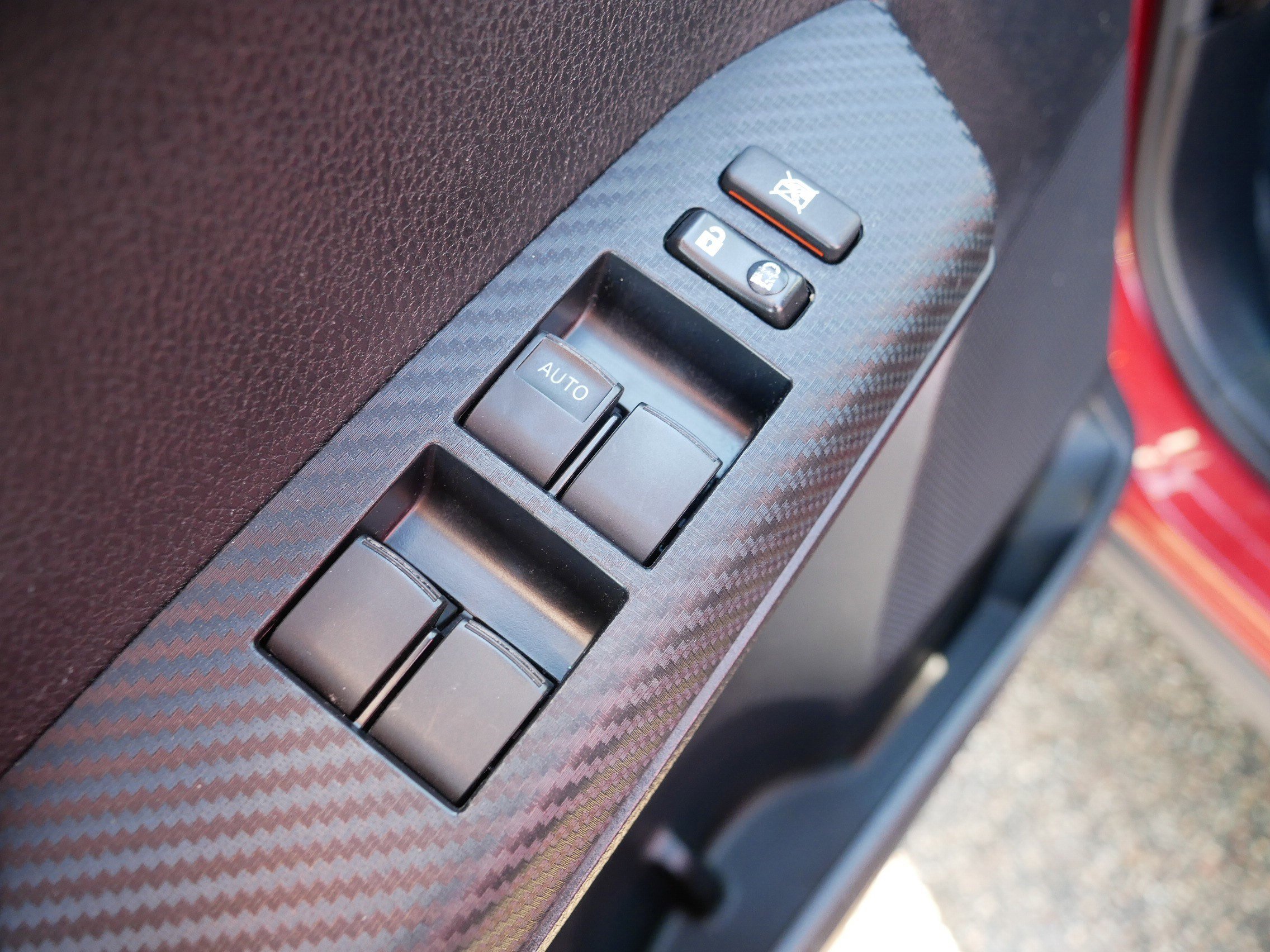 Used 2015 Toyota RAV4 LE image 16