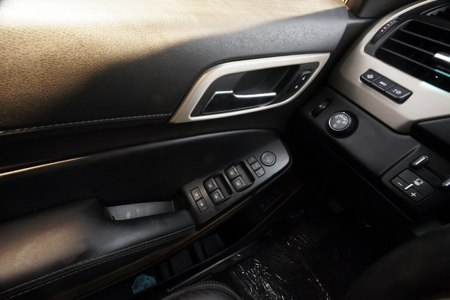 Used 2018 GMC Yukon Denali RWD image 26