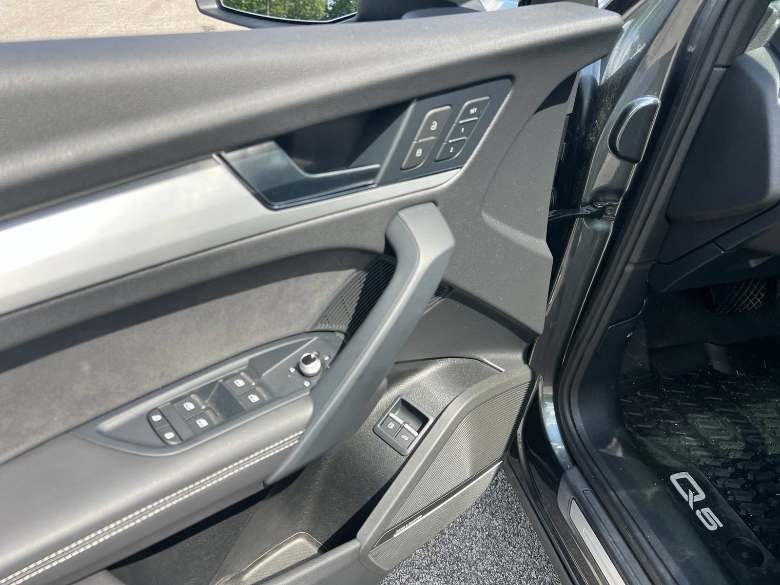 Used 2023 Audi Q5 e Prestige w/ Prestige Package AWD/4WD image 27