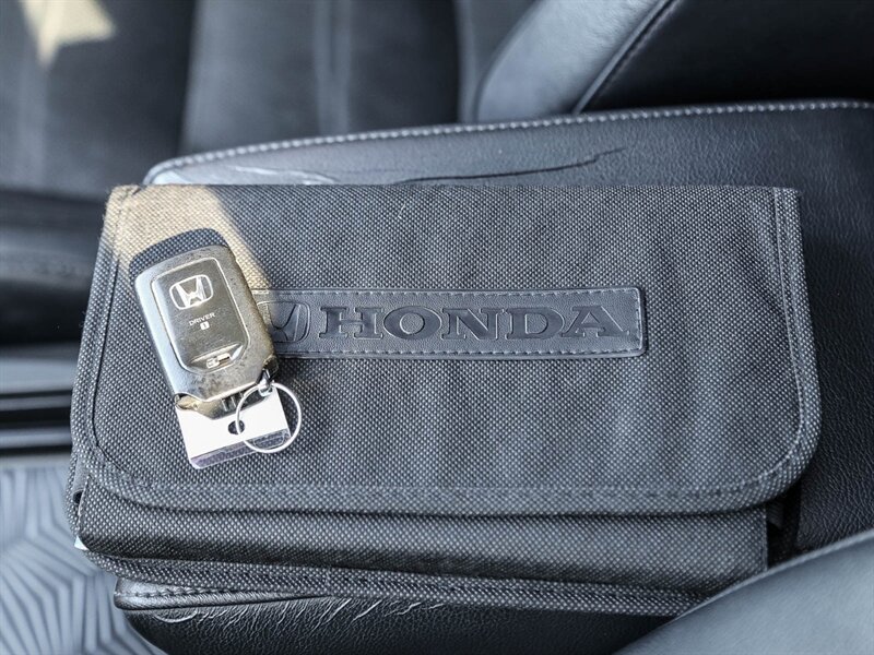 Used 2017 Honda CR-V Touring image 29