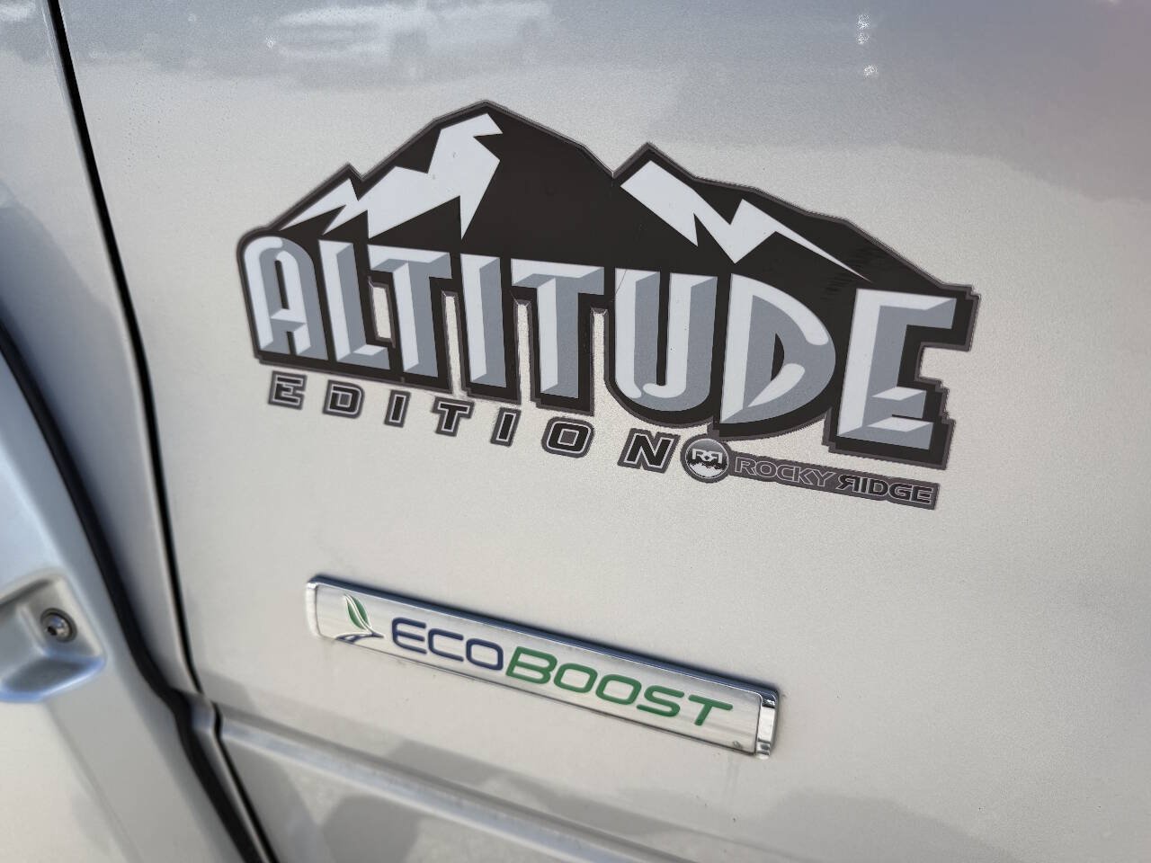 Used 2014 Ford F150 XLT w/ Equipment Group 302A Luxury AWD/4WD image 9