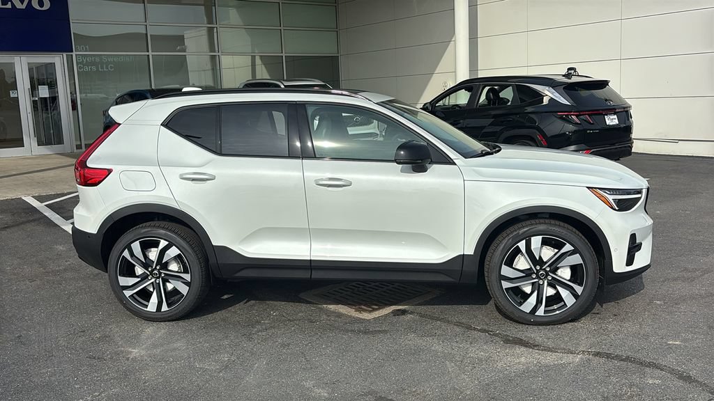 New 2026 Volvo XC40 B5 Plus w/ Climate Package AWD/4WD image 28