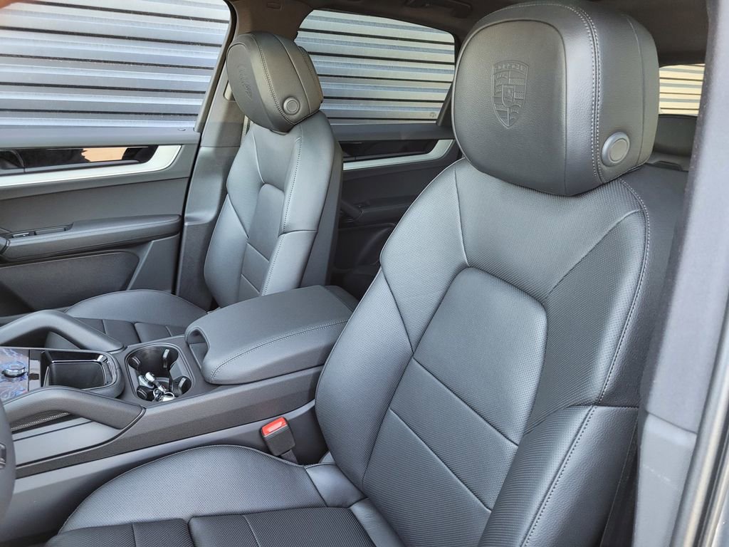 New 2026 Porsche Cayenne S image 5