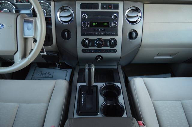 Used 2010 Ford Expedition XLT AWD/4WD image 20