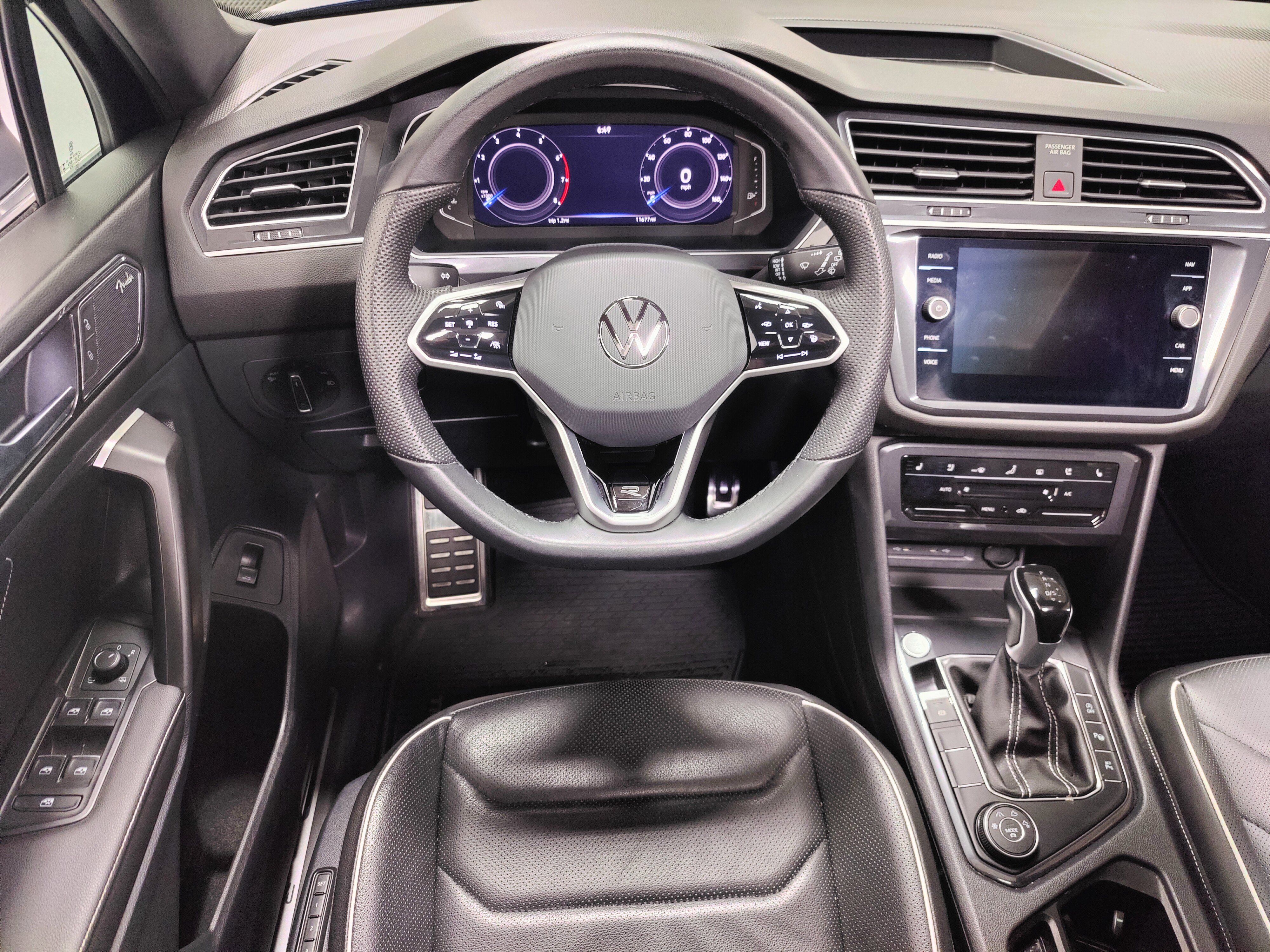 Used 2024 Volkswagen Tiguan SEL R-Line image 22